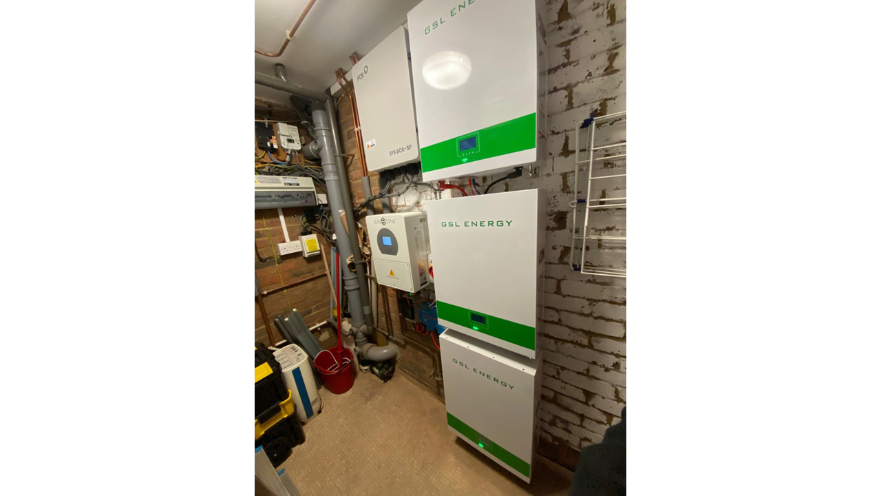 Sunsynk 5kW hybrid | 3 x GSL Powerwall 5.12kWh batteries | RH5 5RL