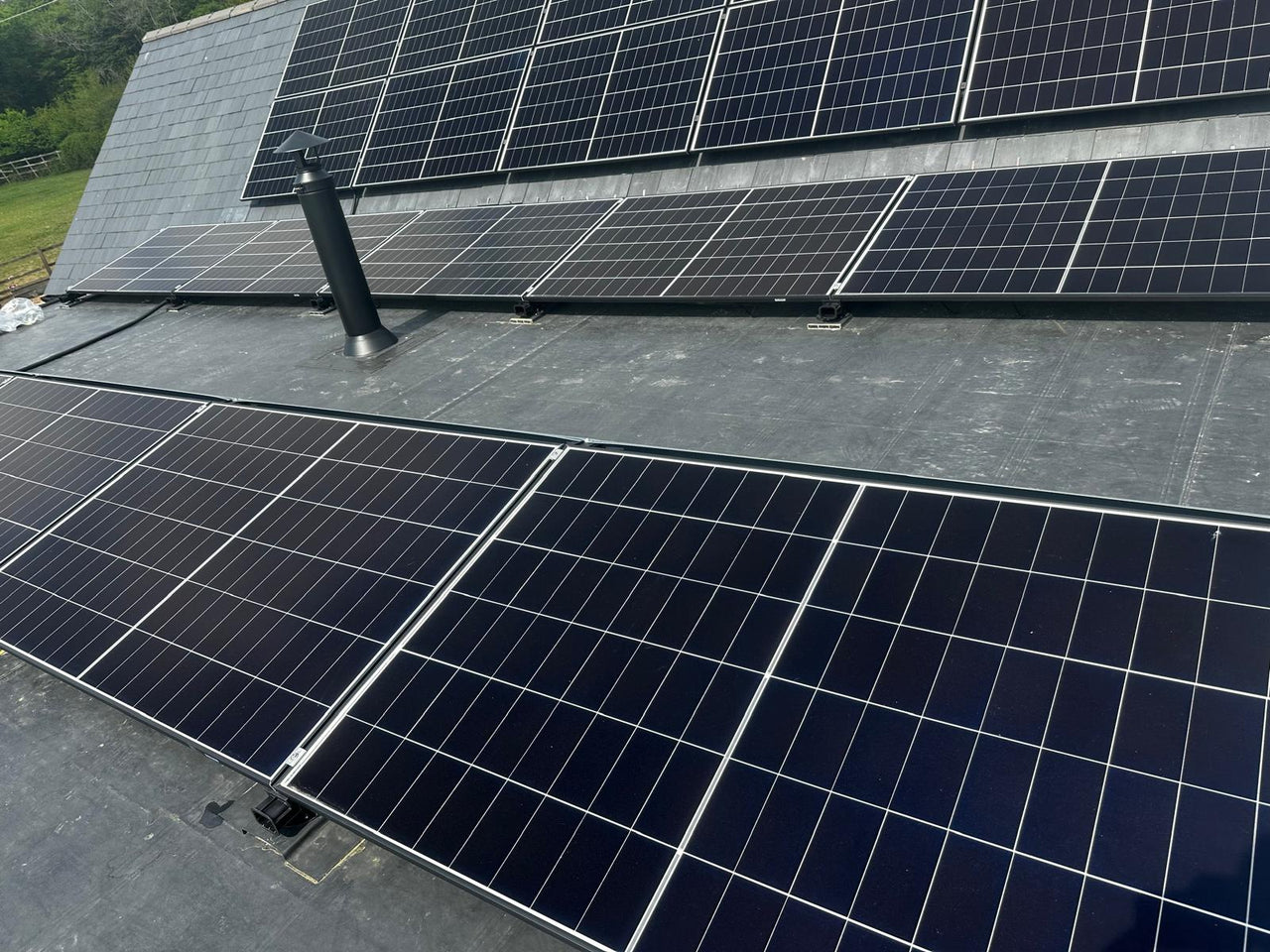 9.3kW 465W AIKO Solar Panels with Fox 8kW Hybrid & 2 X EP11 10.24kWh batteries in RH12 4PZ (12782)
