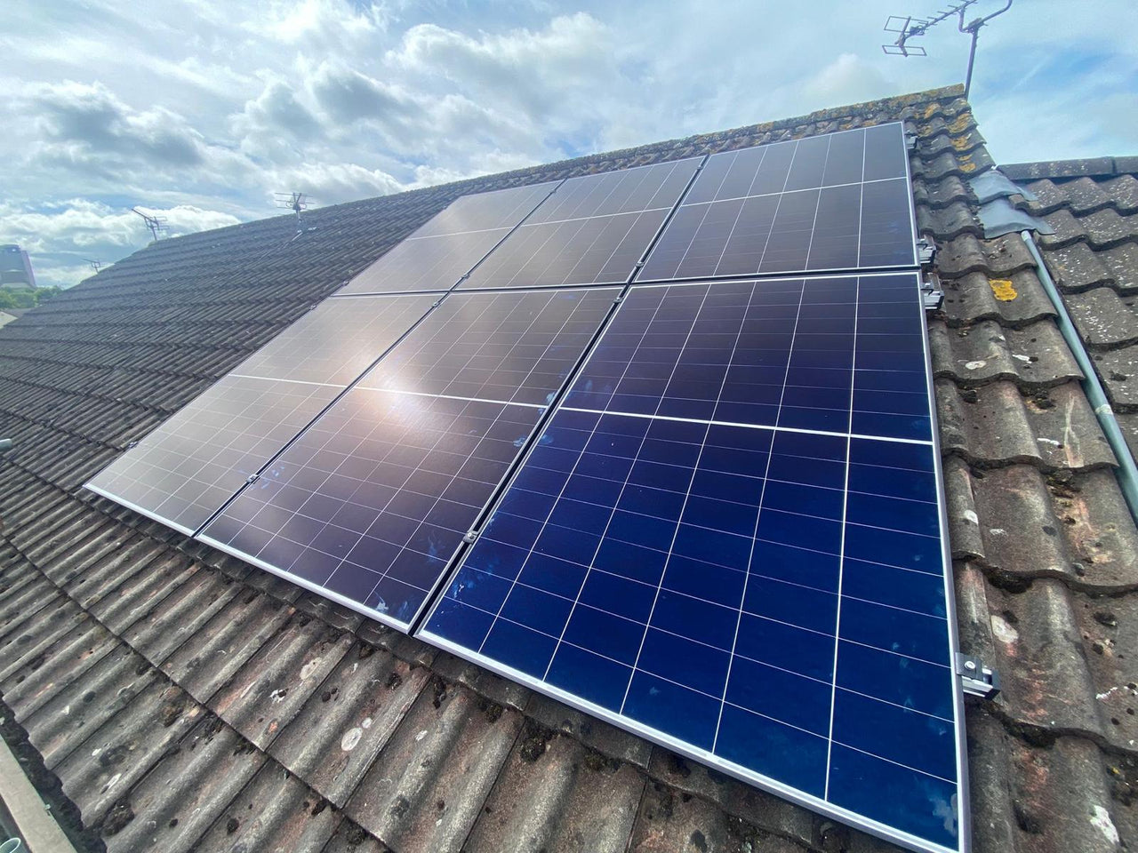 2.8kW | 470W AIKO Solar Panel | 1 x GSL 5.12kWh battery | E4 7LG
