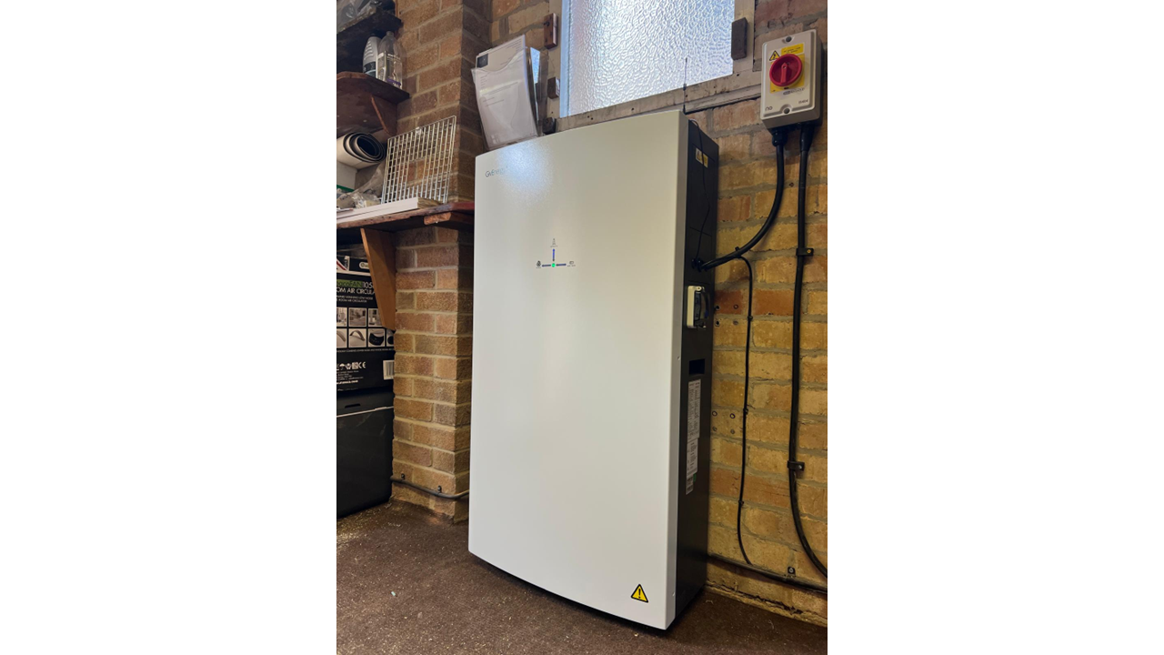 Givenergy All In One 6kW Ac | 13.5kWh battery | DE11 0LN