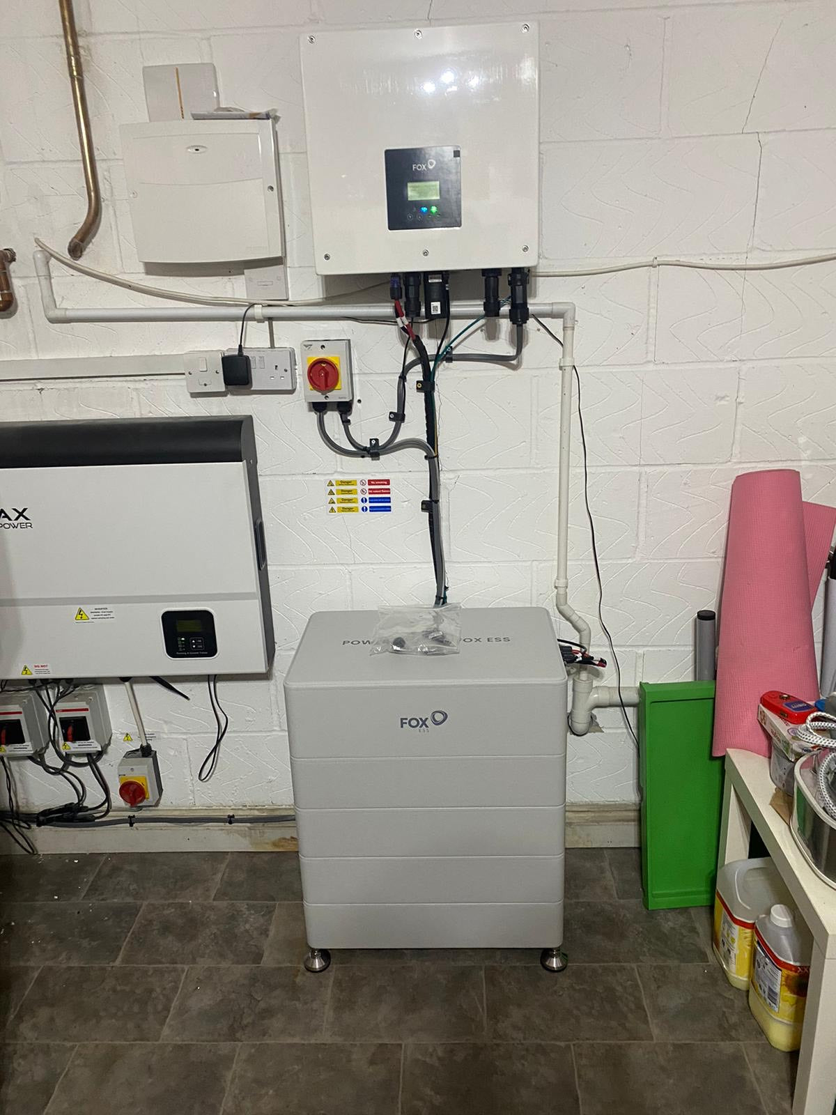 Fox ESS AC 5.0kW charger with 14.4kWh Cube batteries setup