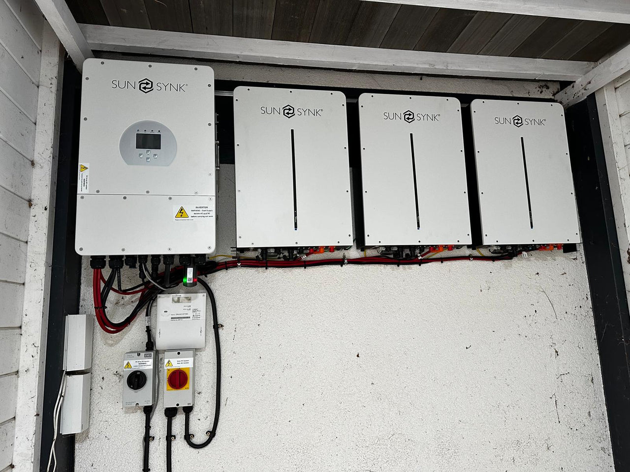 Sunsynk hybrid inverters and batteries setup