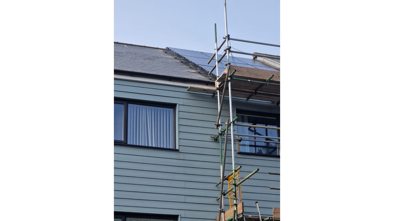8.46kW | 470W AIKO Solar Panels | Fox 7kW Hybrid | 3 X EP11 10.24kWh batteries | PL1 4SZ