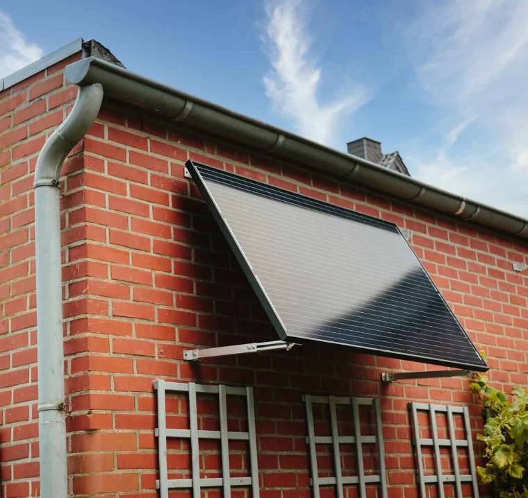Adjustable tilt mounting frame kit for solar panels to flat service 15-30 degrees £32 +vat