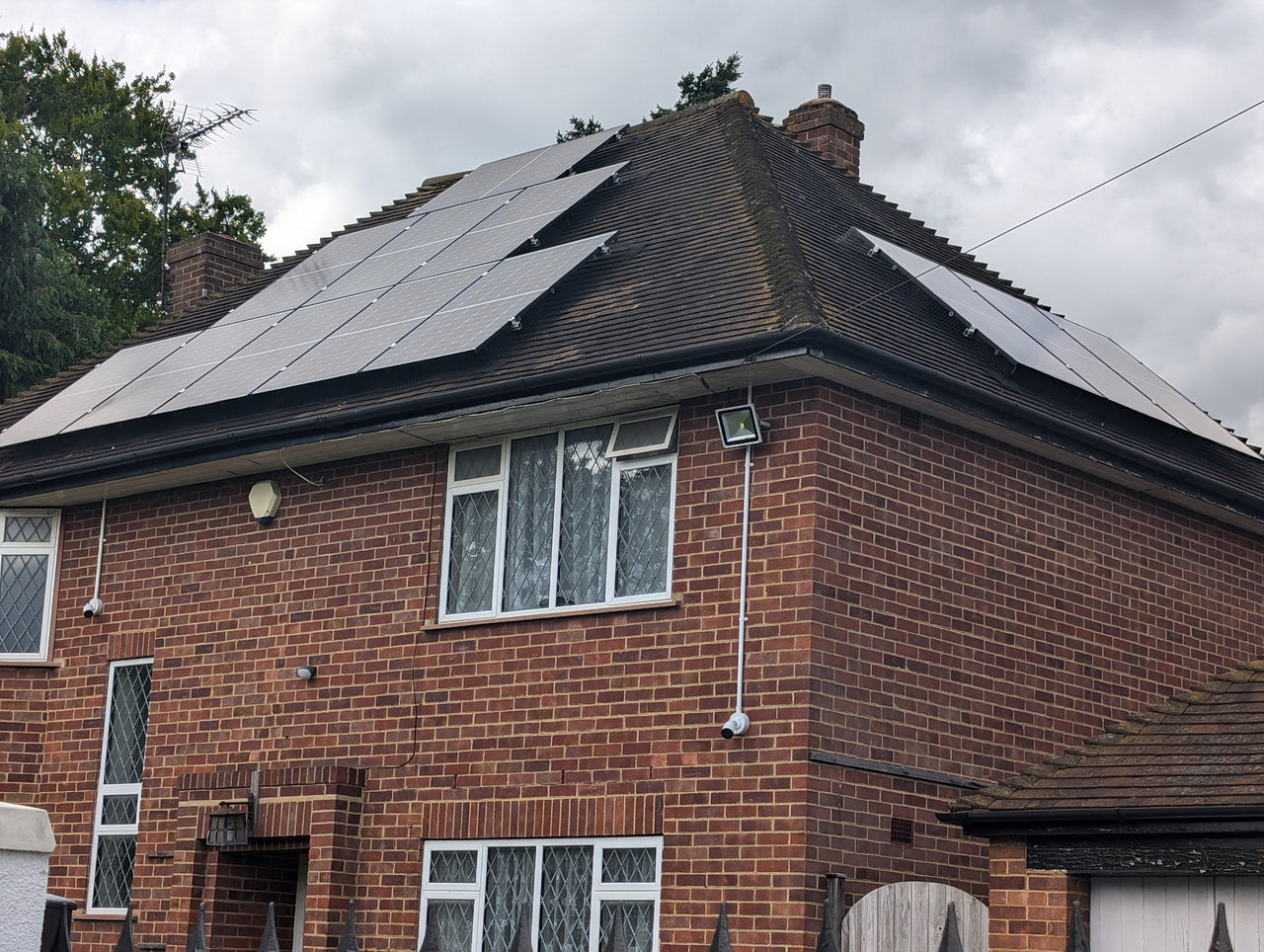 House with 5.34kW solar panels installed on roof
