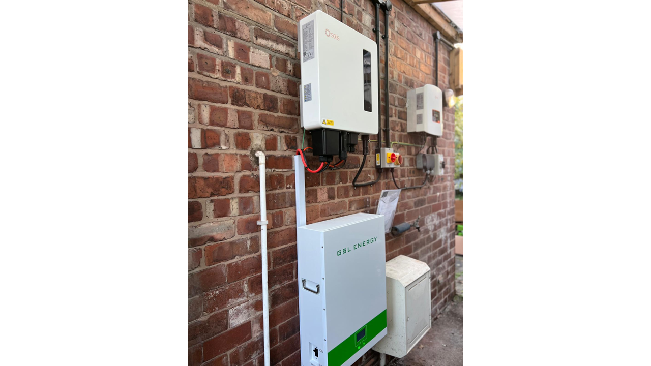 Solis 3.6kW ACkW hybrid | GSL Powerwall 5.12kWh battery | M21 7SS