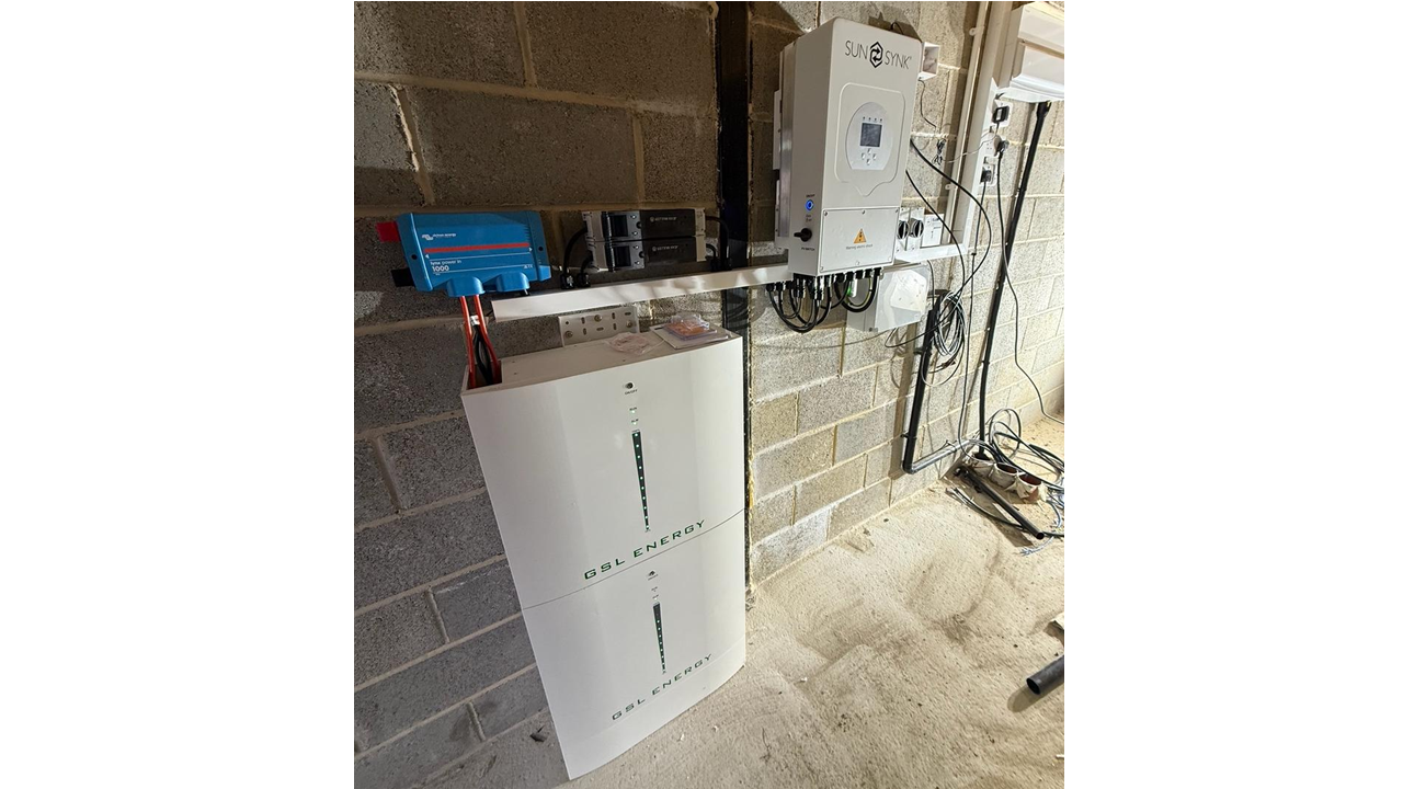 7.52kw AIKO 470W solar panels | GSE in-roof Solar | 20kWh GSL batteries | WF3 2LE